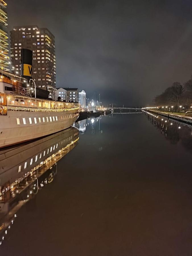 Den Unika Sekelskiftsvaningen. Daire Norrtälje Dış mekan fotoğraf