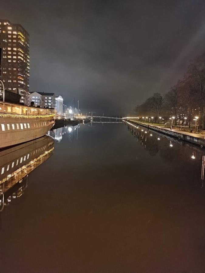 Den Unika Sekelskiftsvaningen. Daire Norrtälje Dış mekan fotoğraf